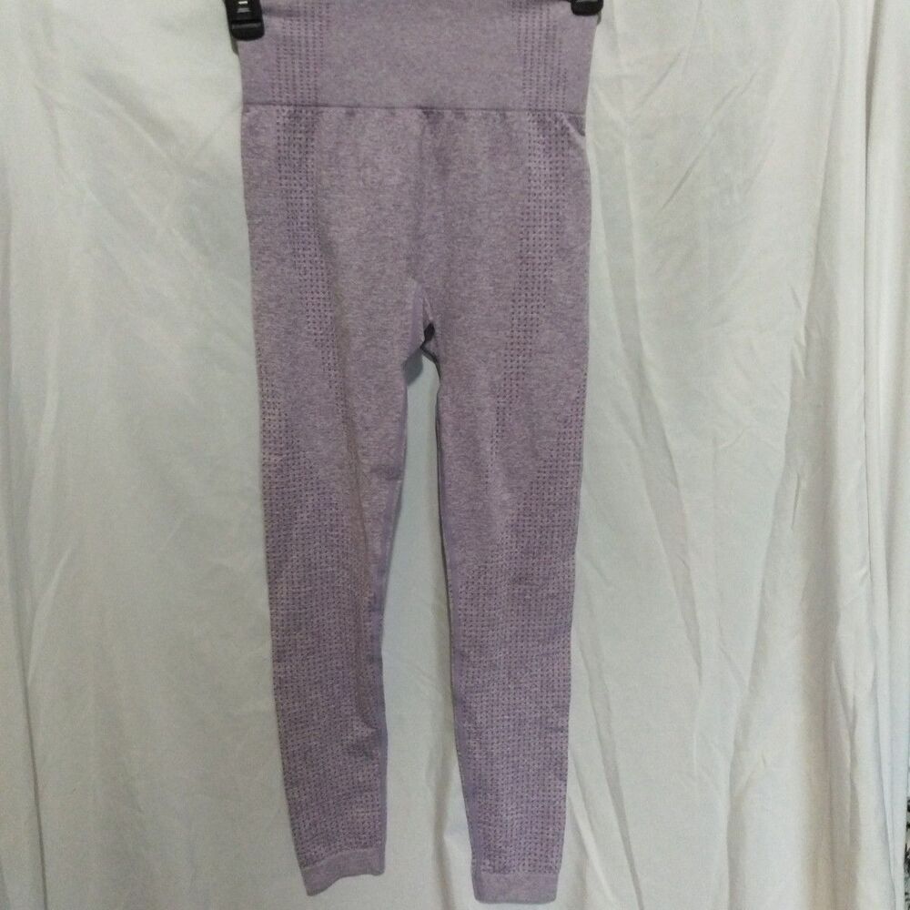 light purple woman small leggings No Brand On Them  Has The Breathable Holes Leg